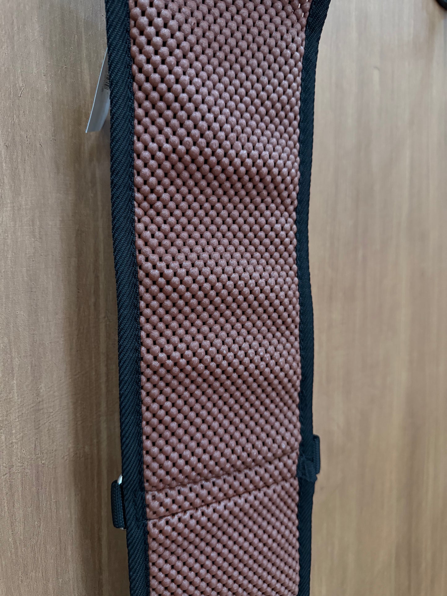 Mesh cinch