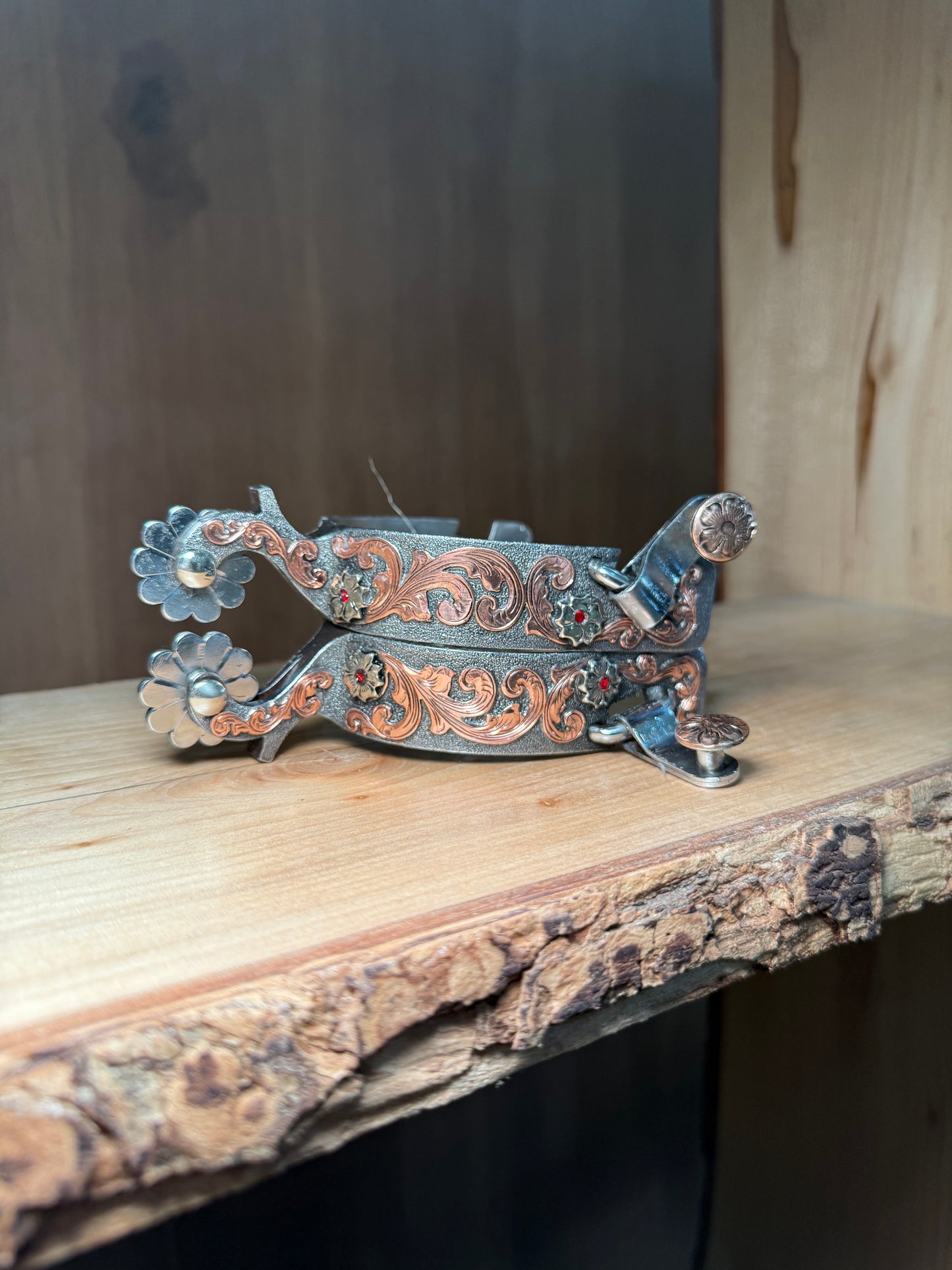 Men’s spurs flower rose gold
