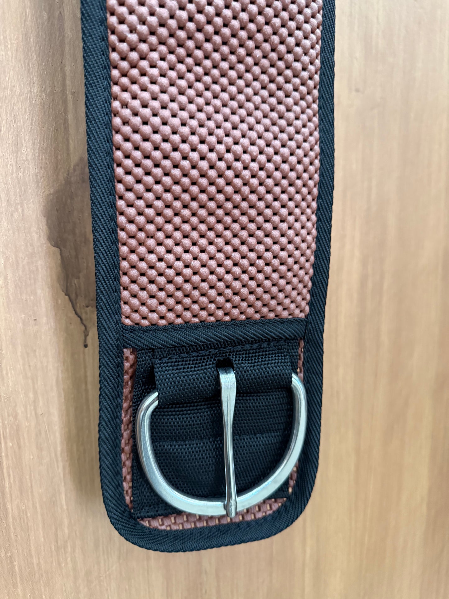 Mesh cinch