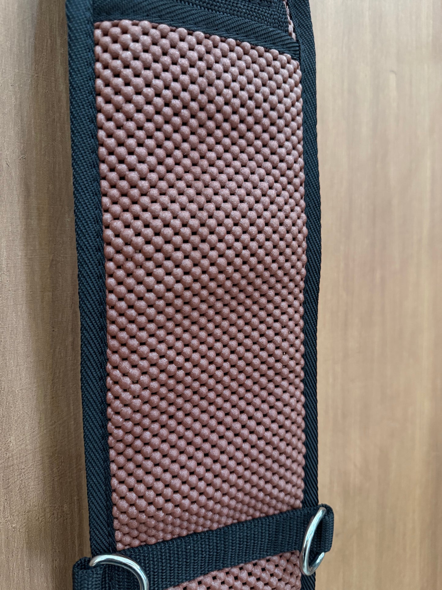 Mesh cinch