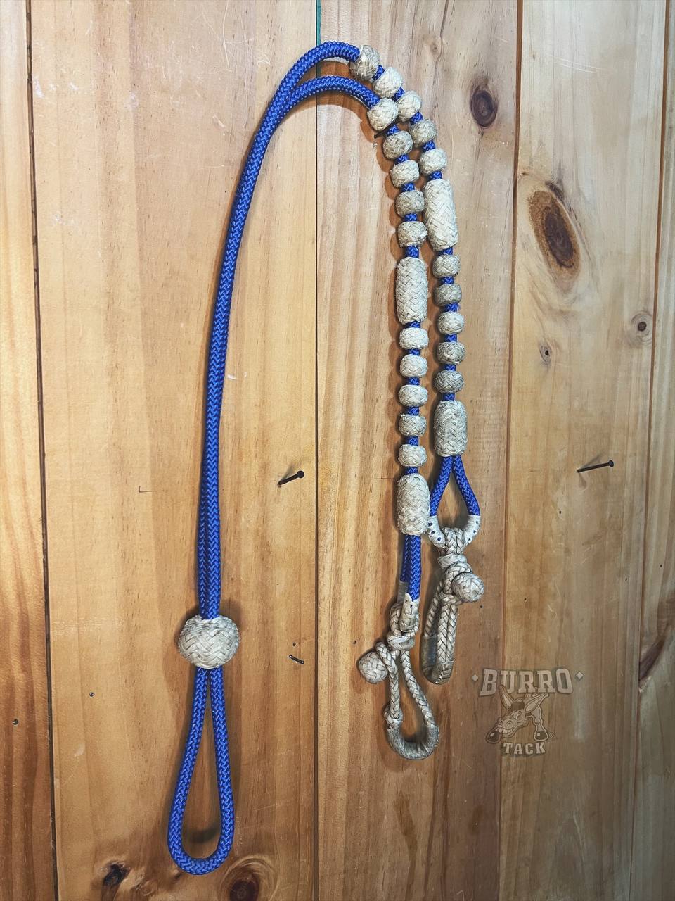 Riendas cerradas con botones de cuero crudo