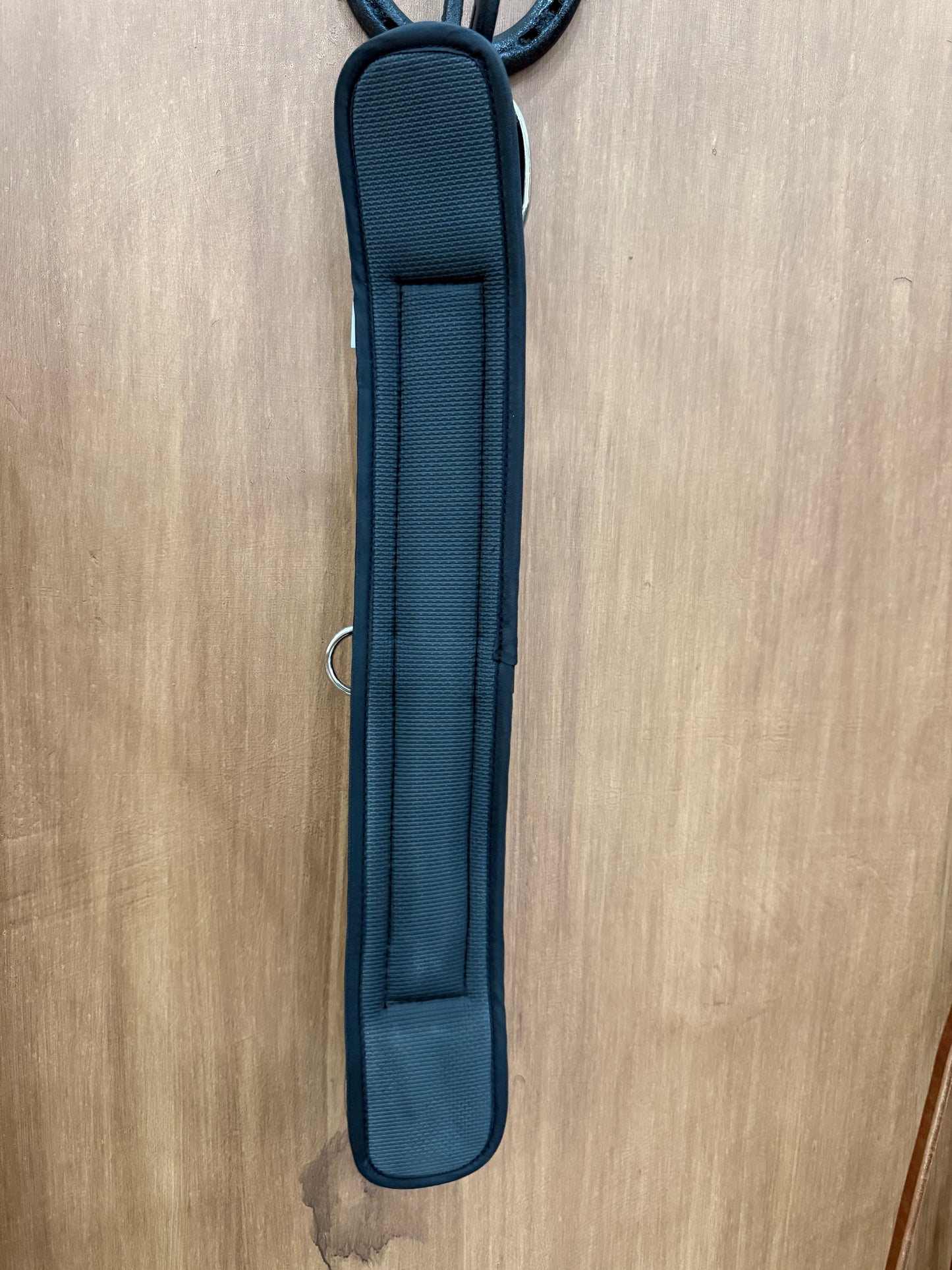 Neoprene pony cinch