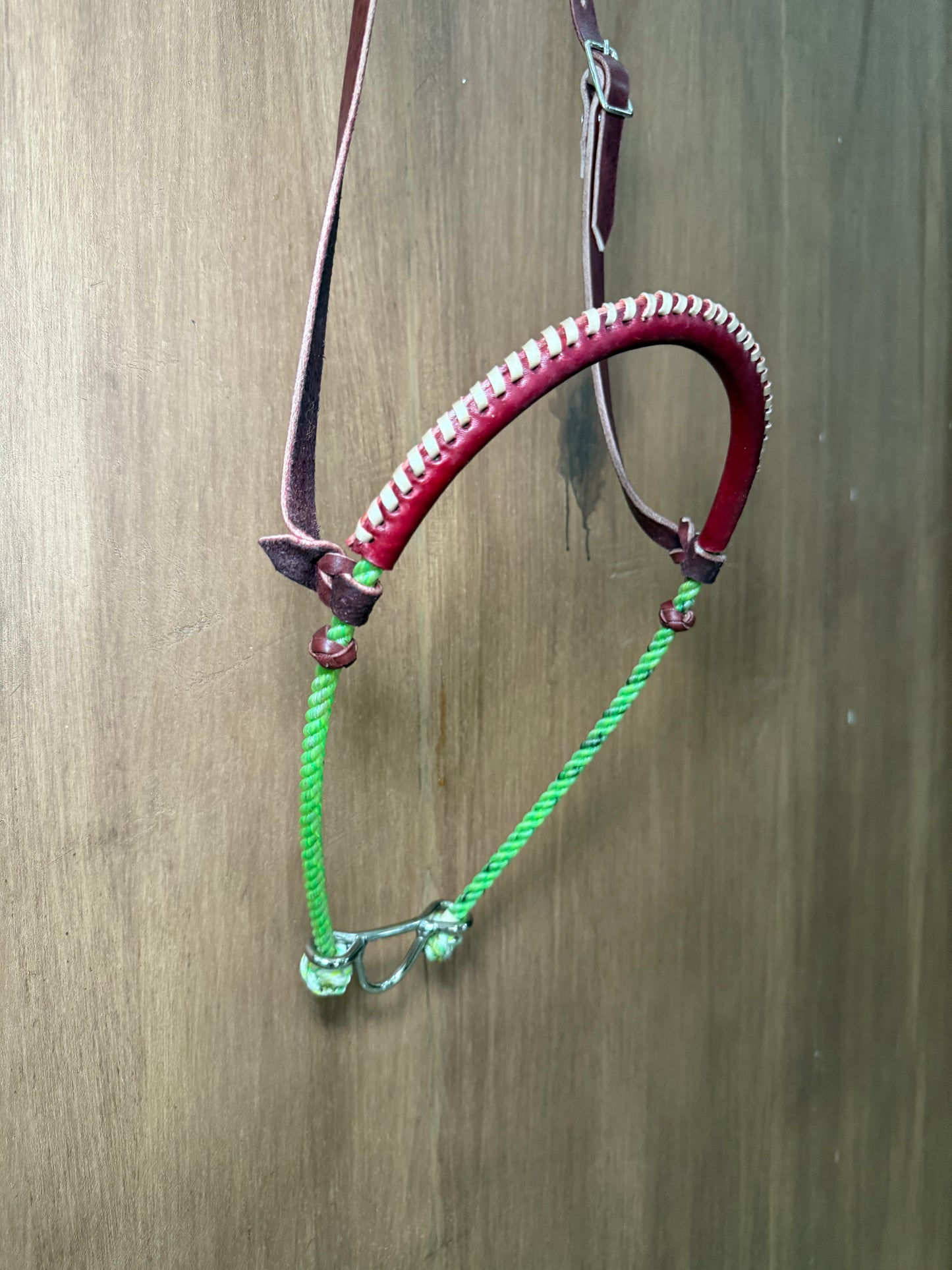 Colored rope noseband