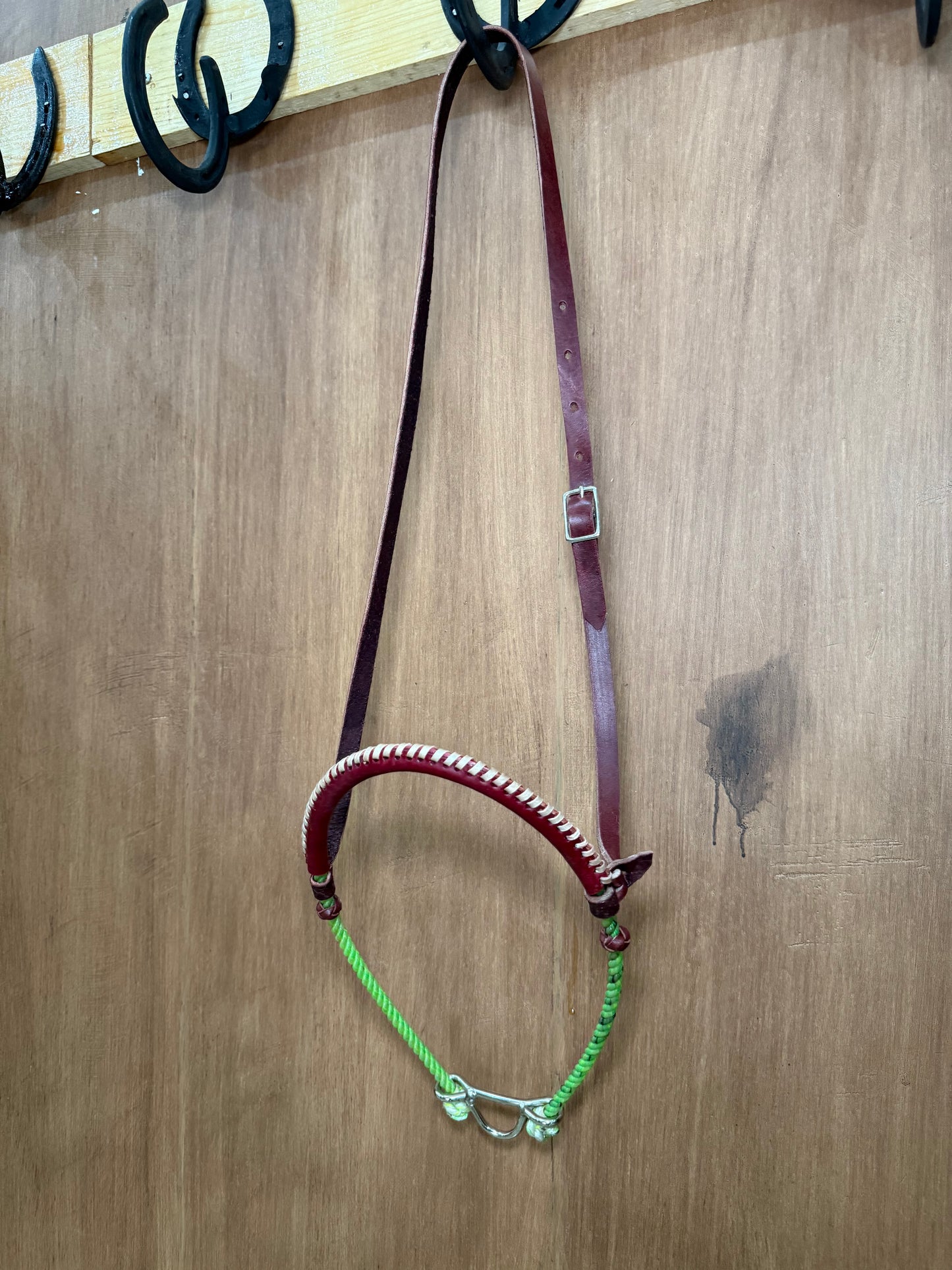 Colored rope noseband
