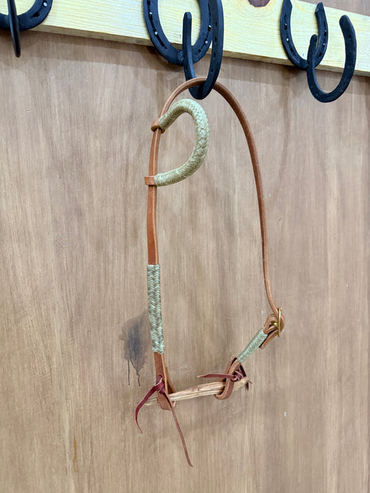 5/8 Classic One ear Headstall Hand-braided rawhide details