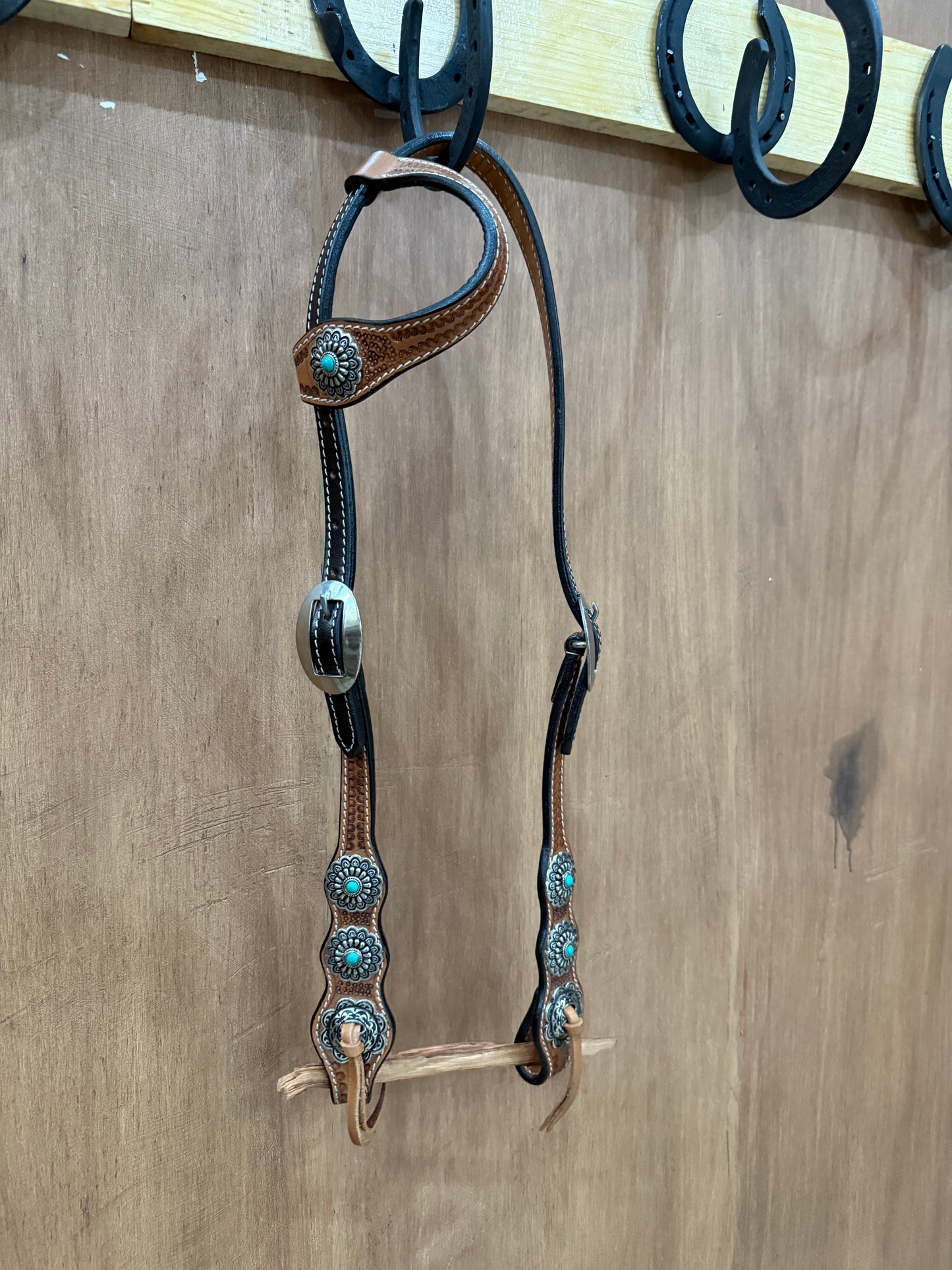 One ear headstall with turquoise conchos