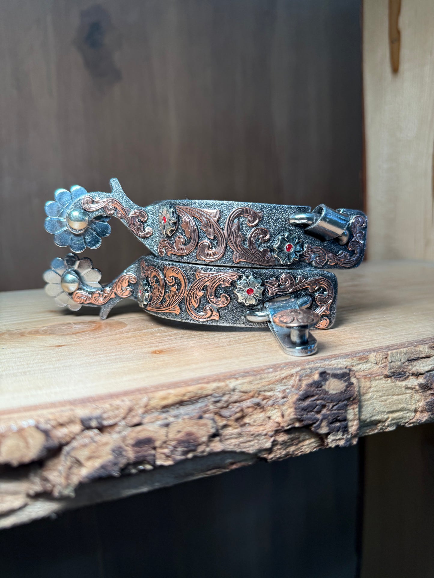 Ladies spurs flower rose gold