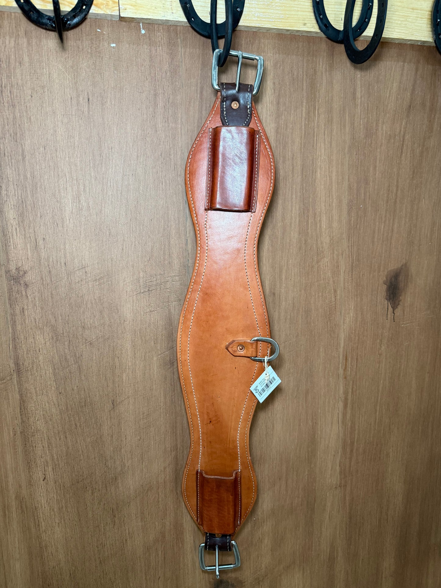 Scalloped back cinch