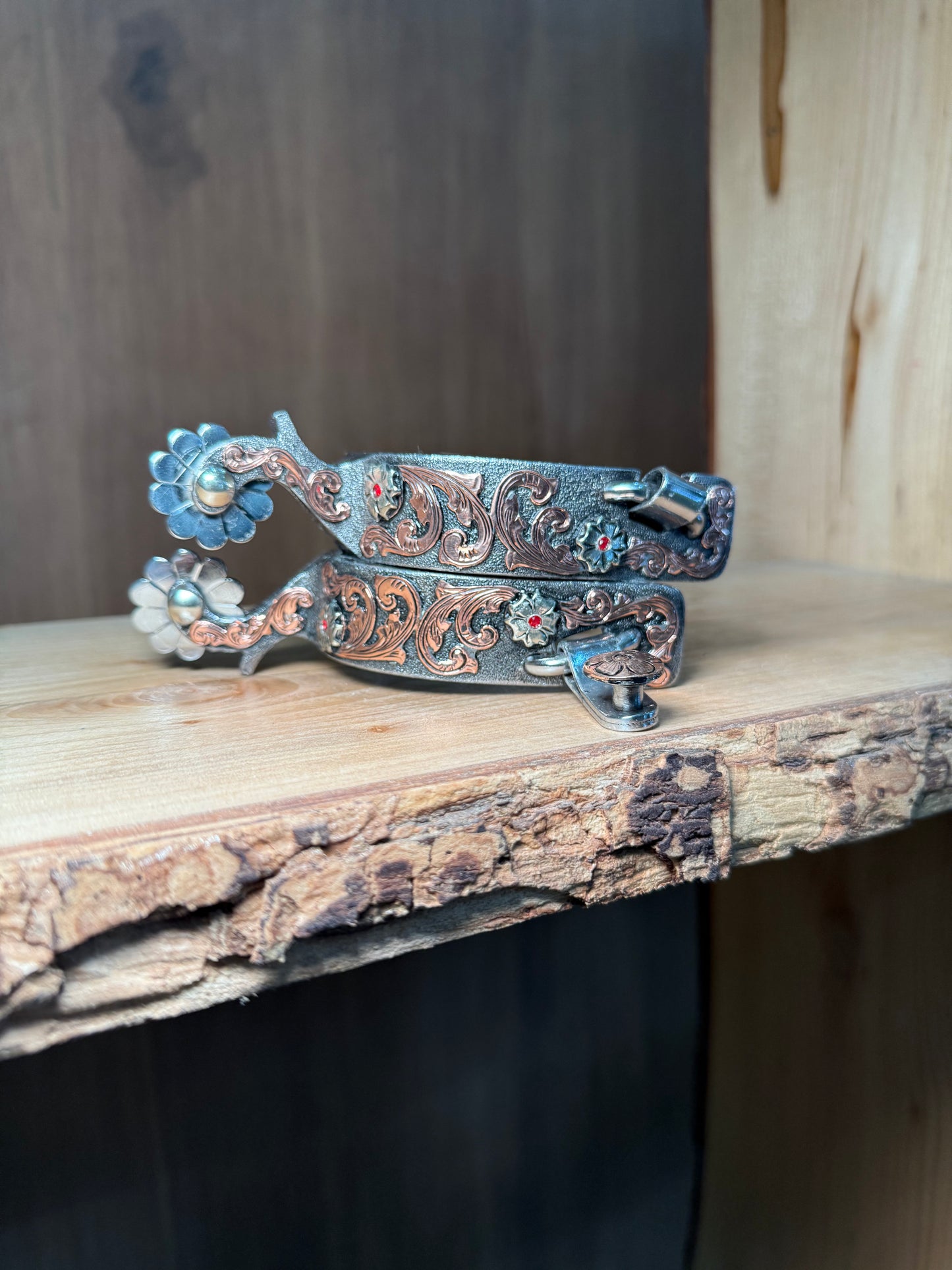 Ladies spurs flower rose gold