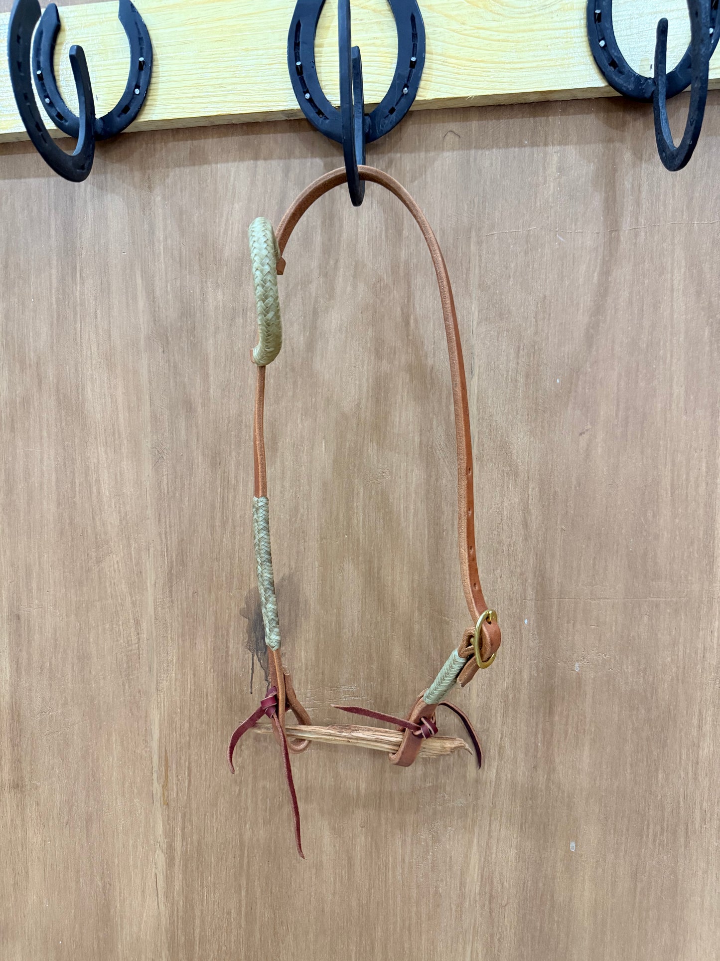 5/8 Classic One ear Headstall Hand-braided rawhide details