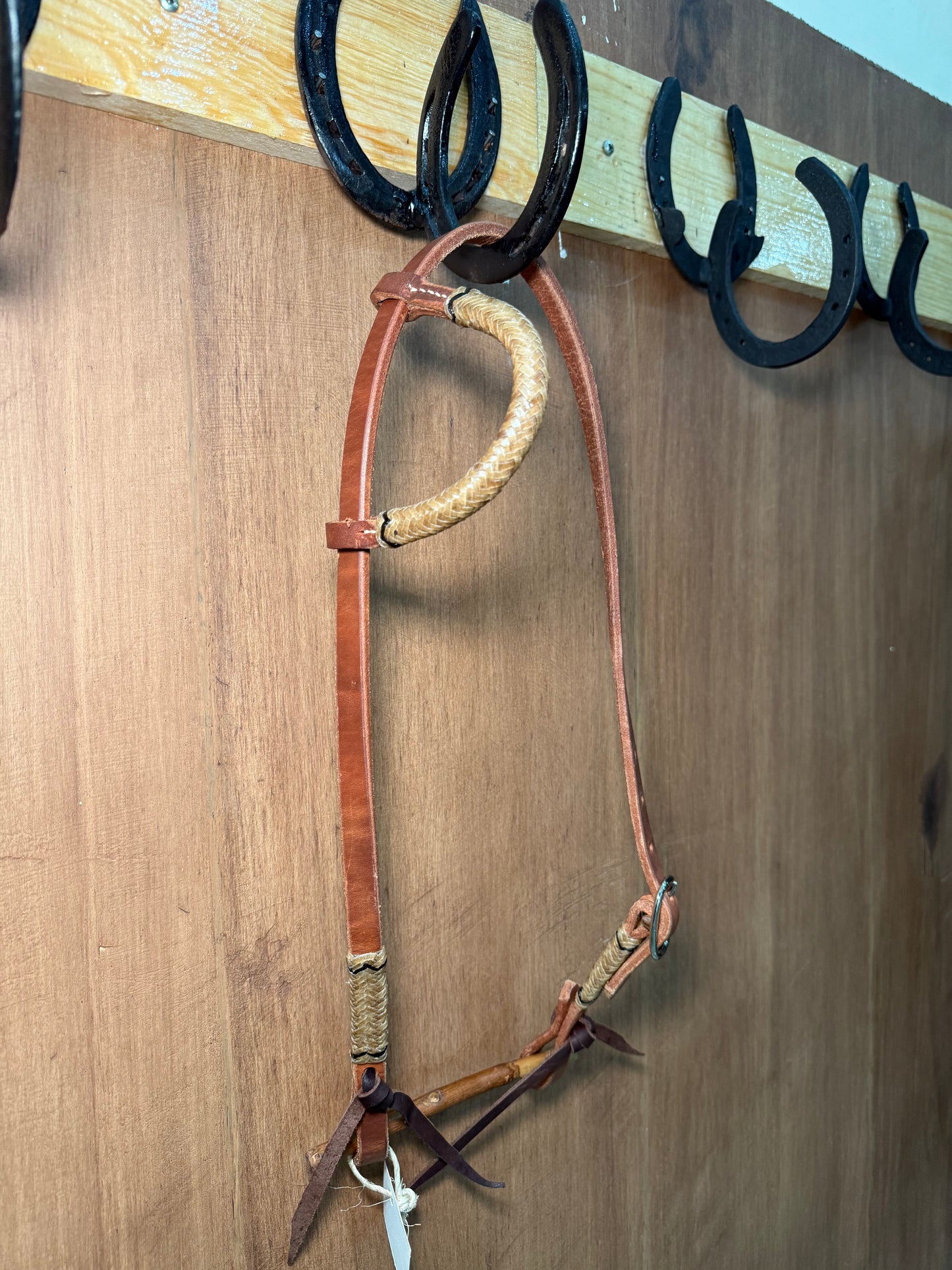 5/8 Classic One ear Headstall Hand-braided rawhide details