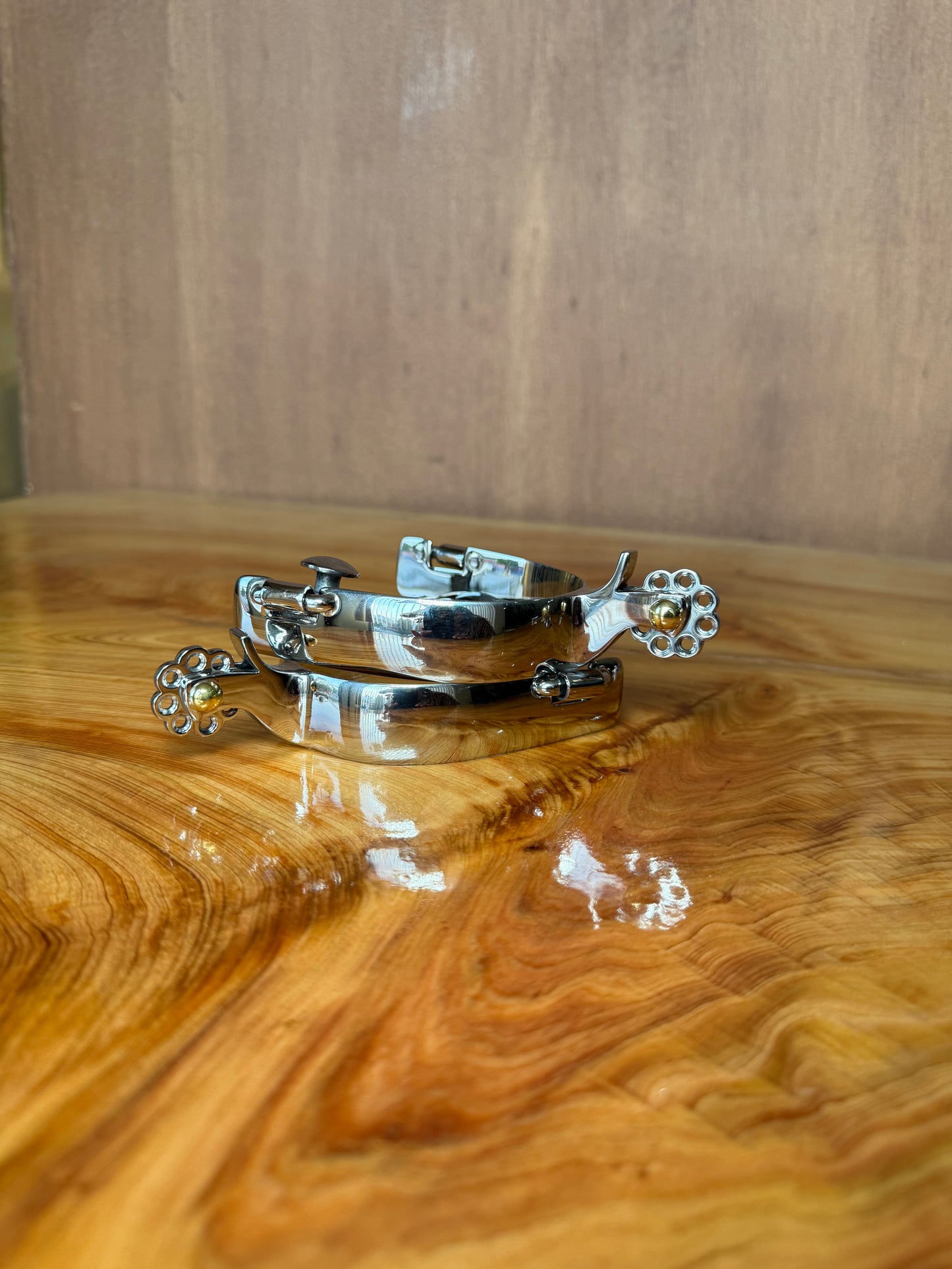 Mirror finish stainless steel spurs