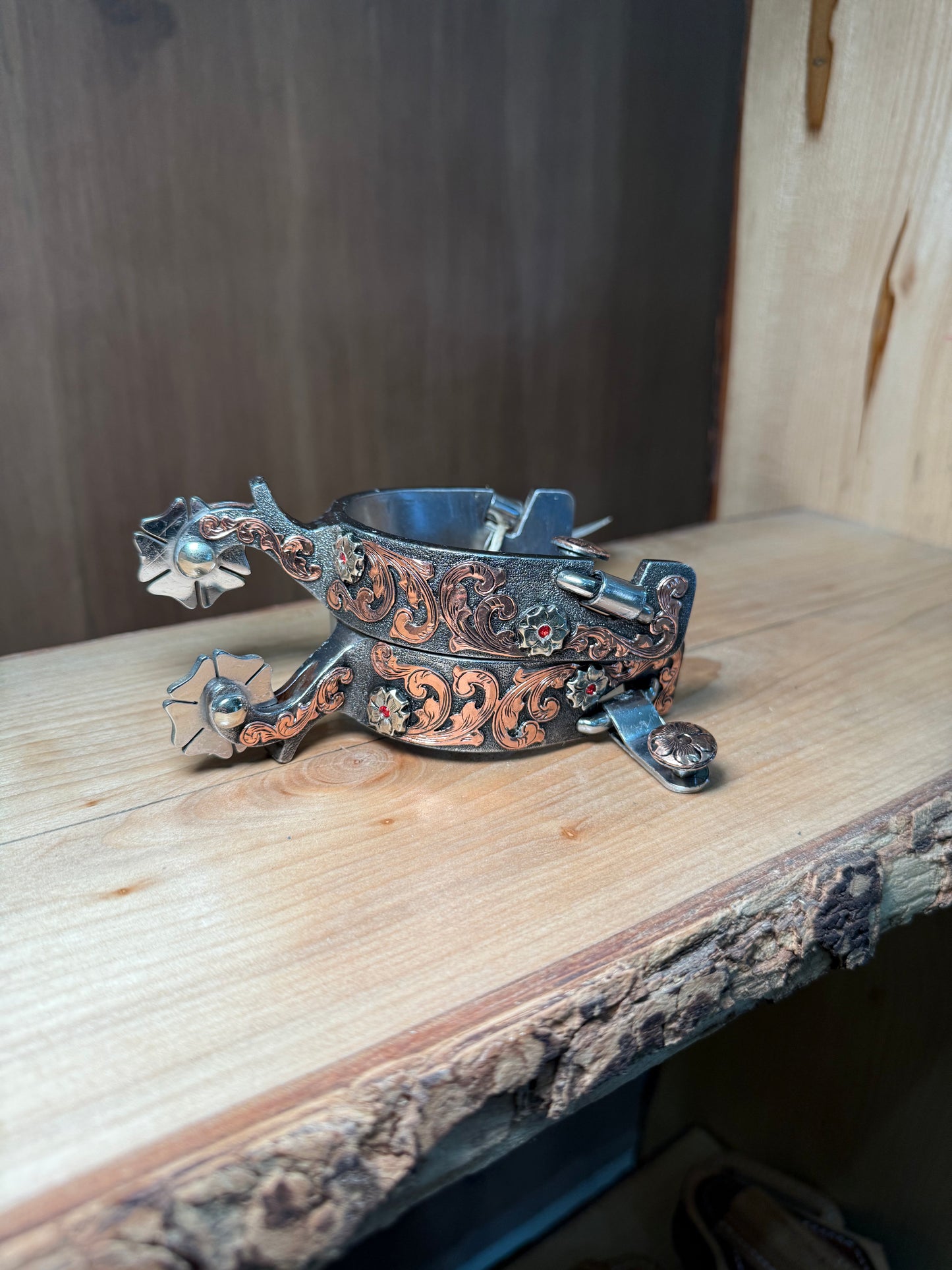 Ladies spurs 6 clover concho