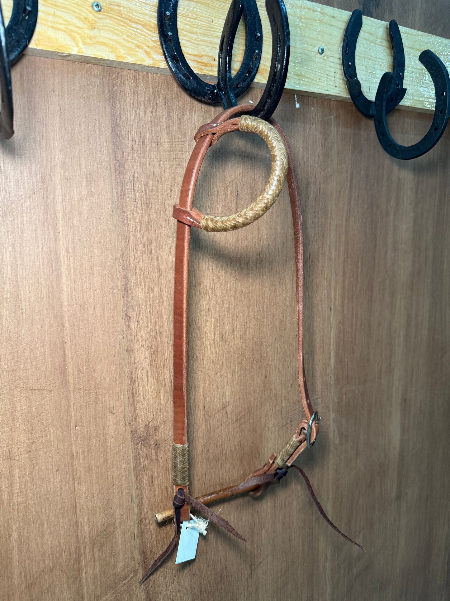 5/8 Classic One ear Headstall Hand-braided rawhide details