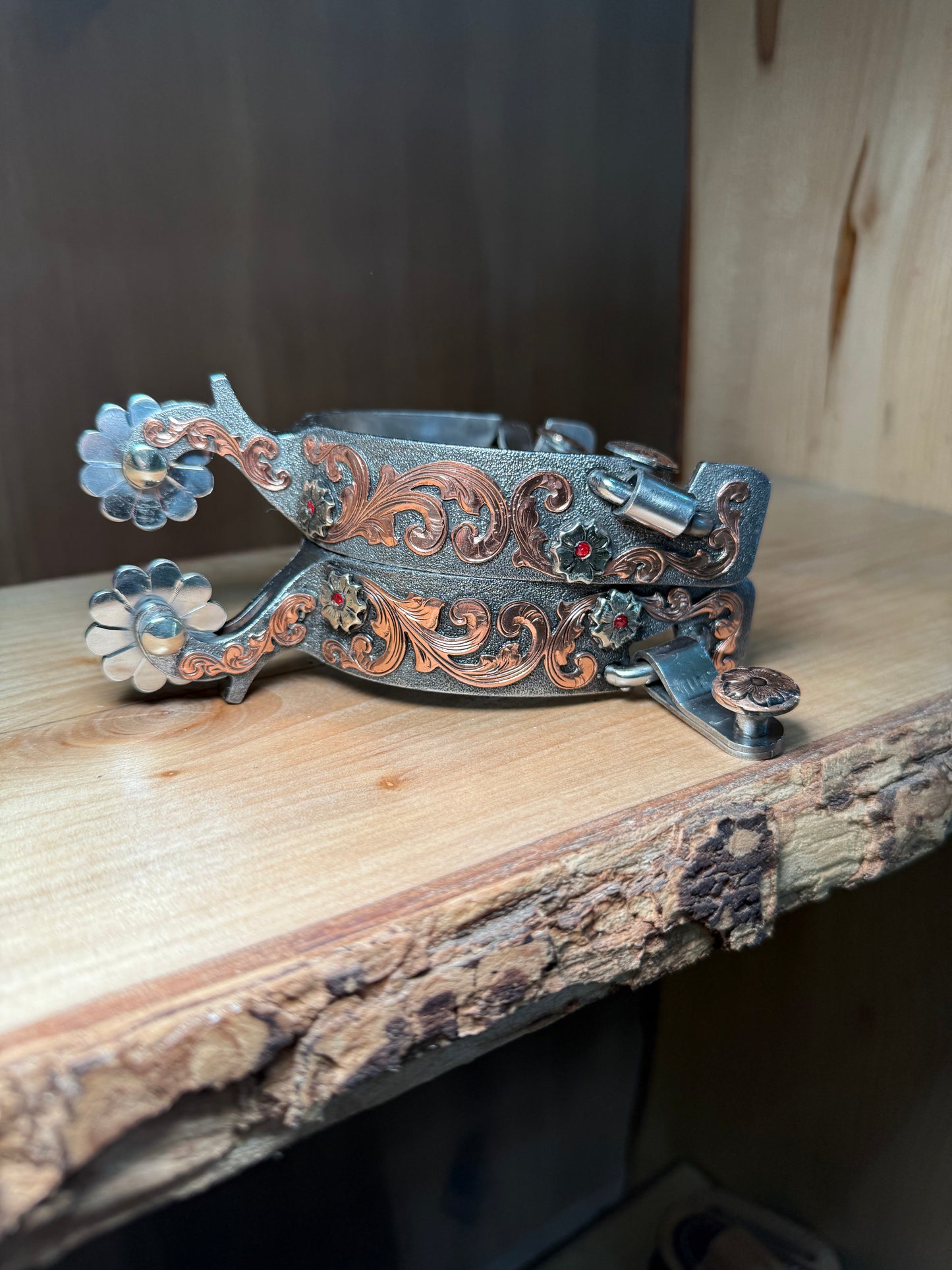 Men’s spurs flower rose gold