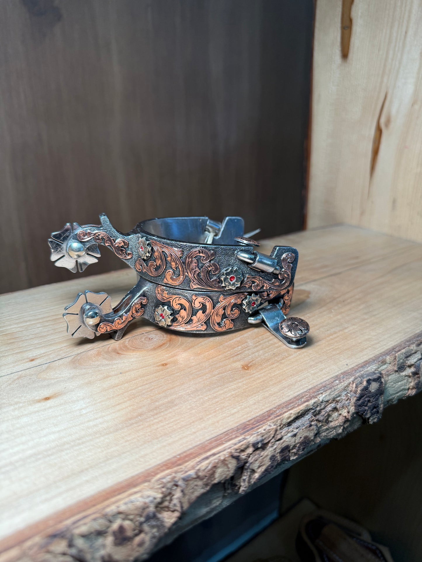 Ladies spurs 6 clover concho