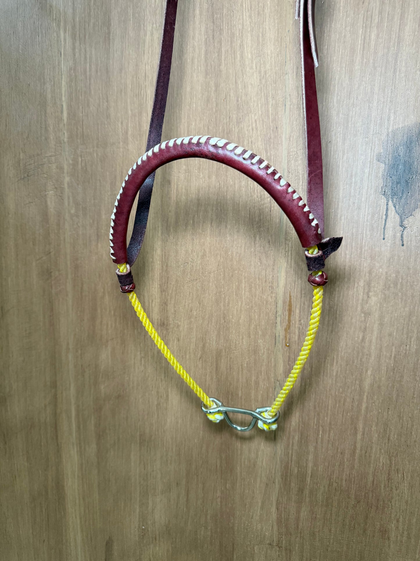 Colored rope noseband