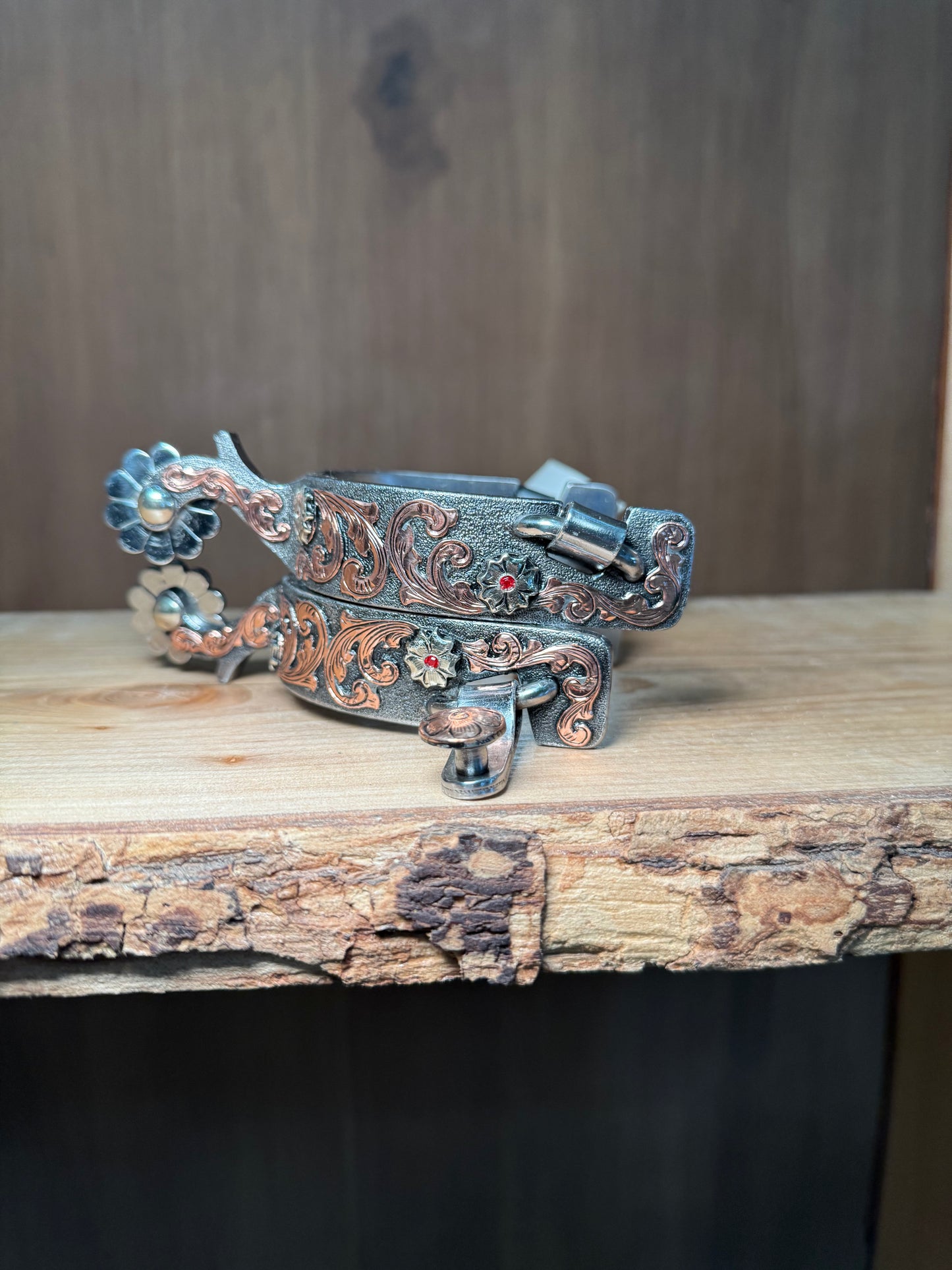 Ladies spurs flower rose gold