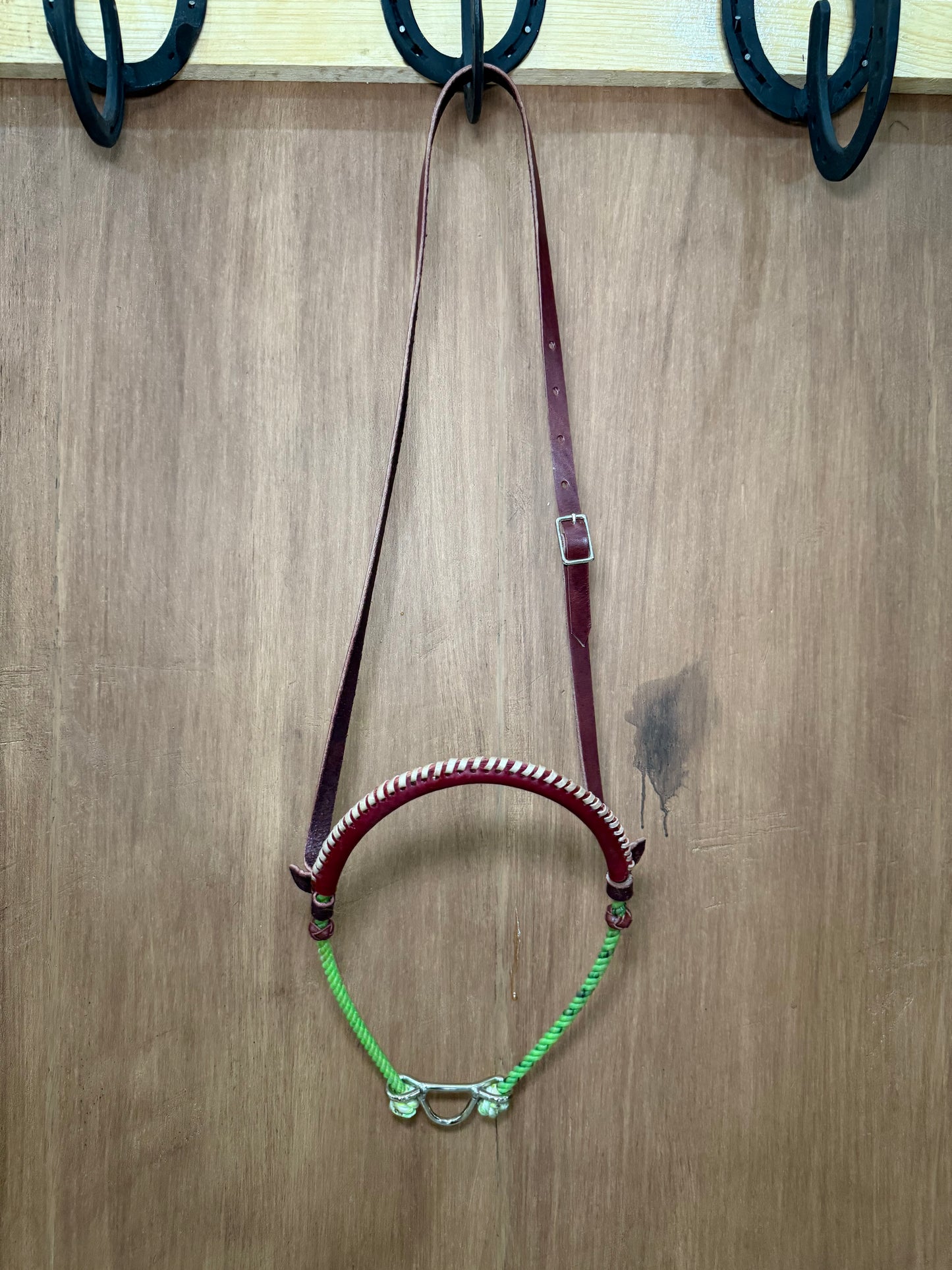 Colored rope noseband